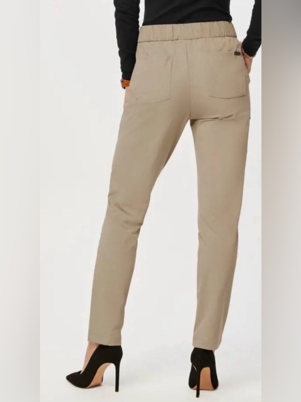 NWT FIGS Scrub Skinny/Slim Trousers In Tan - Picture 4 of 10